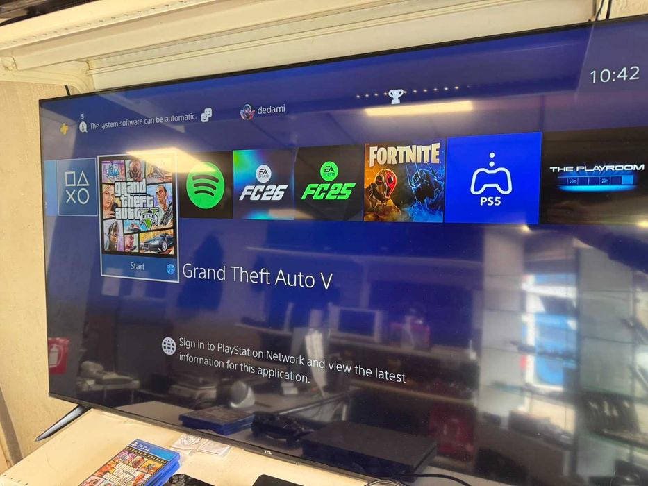 Конзола Sony Playstation 4 Slim 500GB+1 джойстик+2 игри