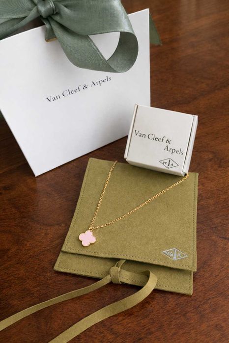 van cleef колие златно златисто с розово детелина розова детелинка