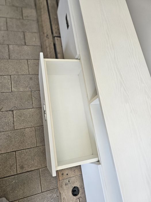 Продам тумбу под ТВ