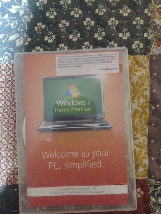 Vând  CD Windows 7 original