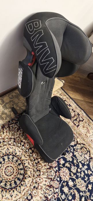 Детское кресло для автомобиля bmw