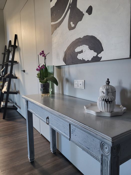 Консоль,письменный или туалетный стол