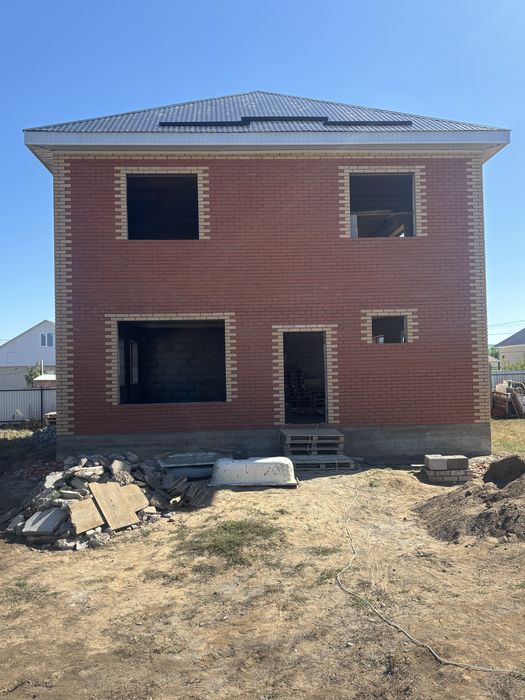 Недостроиен Коттедж район Деркул возле школ