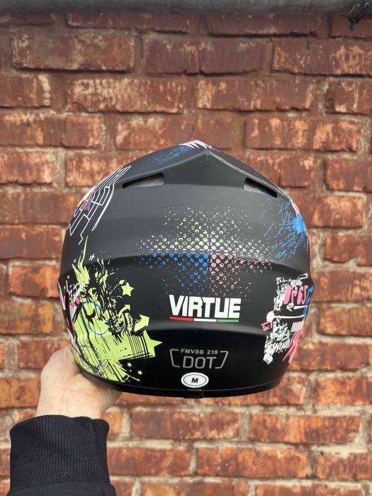 Продам  мотошлем+очки