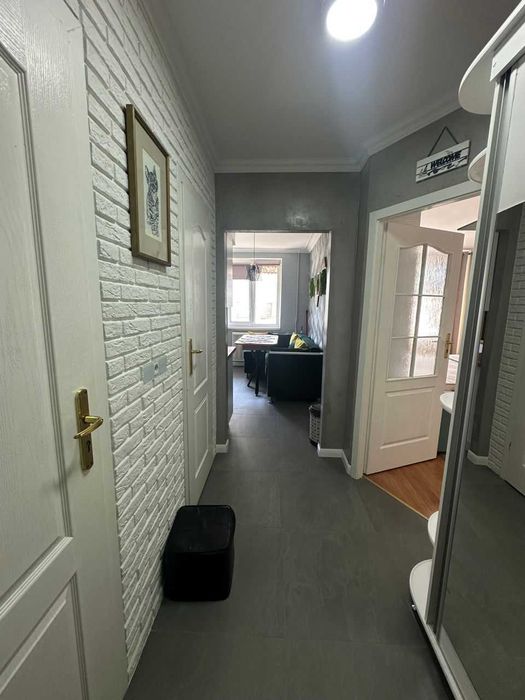 Дава се под наем Двустаен апартамент в София, Център - 51 кв.м за 450 € - Снимка #2