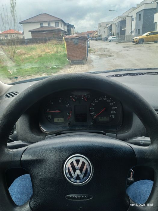 Vand golf 4 din anul  2000 functional