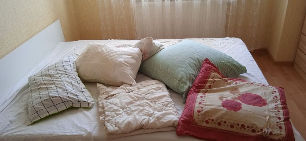 Подушки, б/у, даром