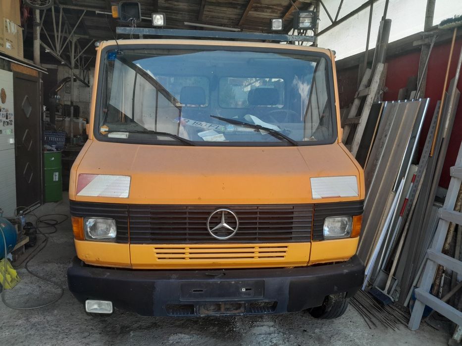 Dezmembrez Mercedes Vario 814