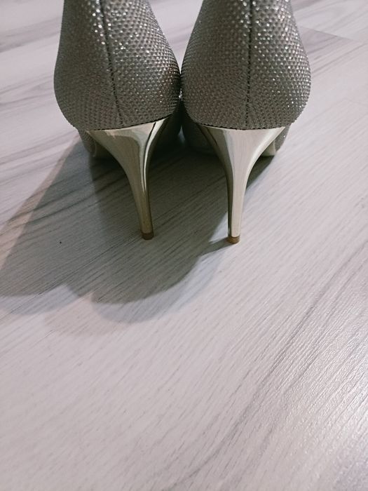 Pantofi noi 37 marime