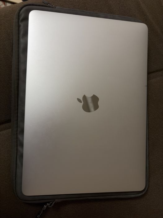 Macbook air m1 2020 8/256