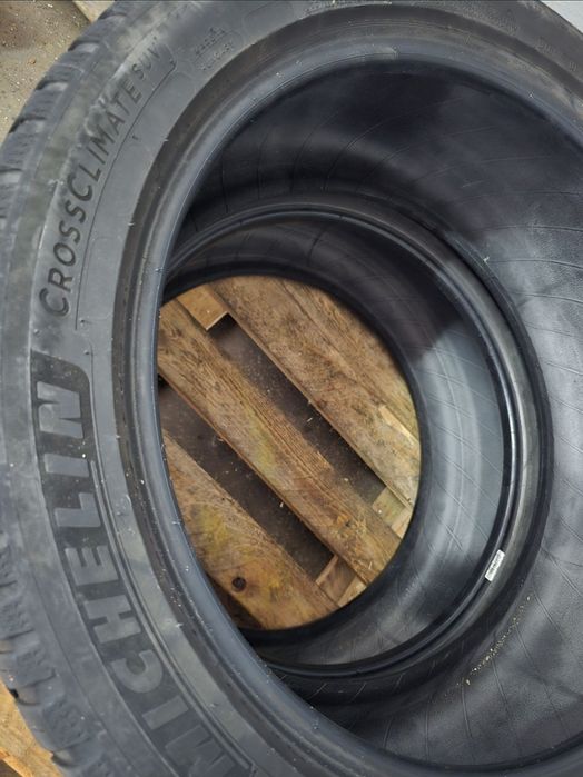 Vând 2 anvelope allSeason 245/45 R20 Michelin Crossclimate  2