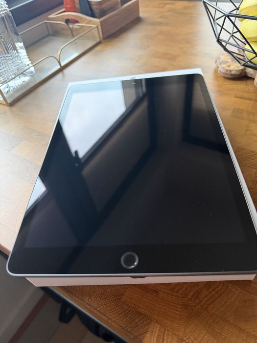 Apple iPad 9th Gen 64GB