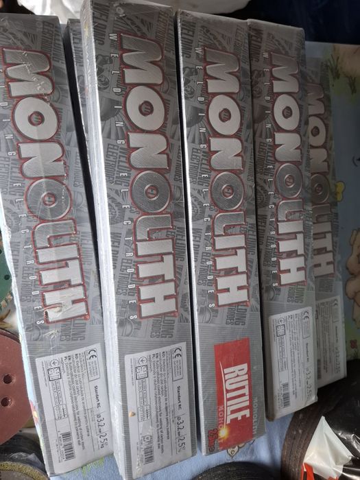 Vând Electrozi monolith