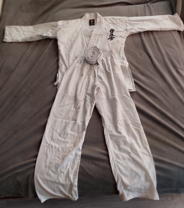 Продам форму для каратэ.