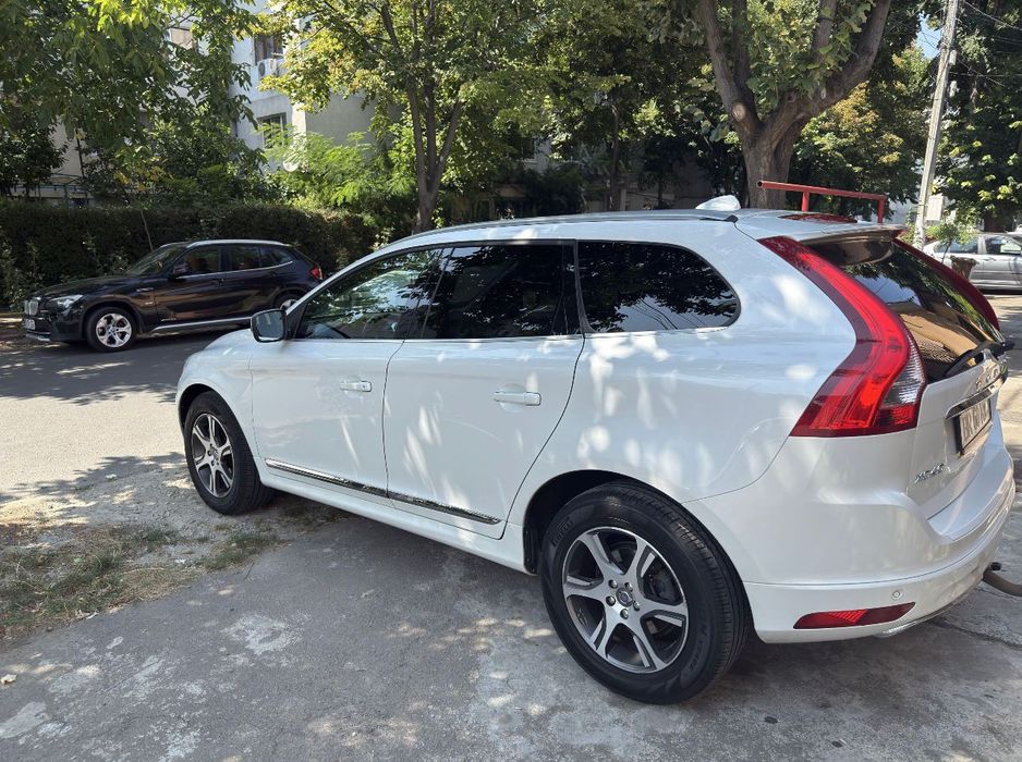 VOLVO XC60 2015 — imagine 3