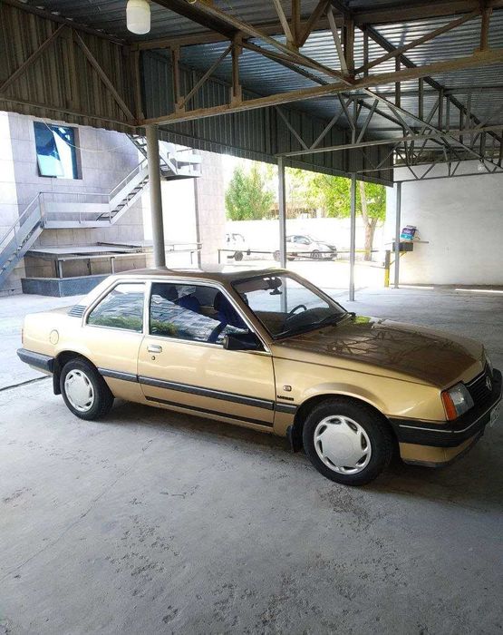 Продаю автомобиль Опель Аскона 1983г