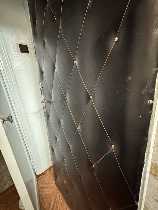 Отдам входную дверь. Самовывоз.