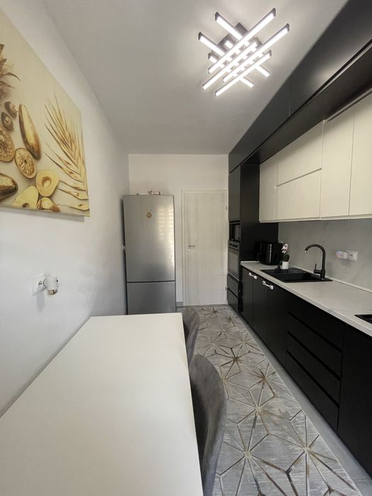 Apartament 3 camere +loc de parcare