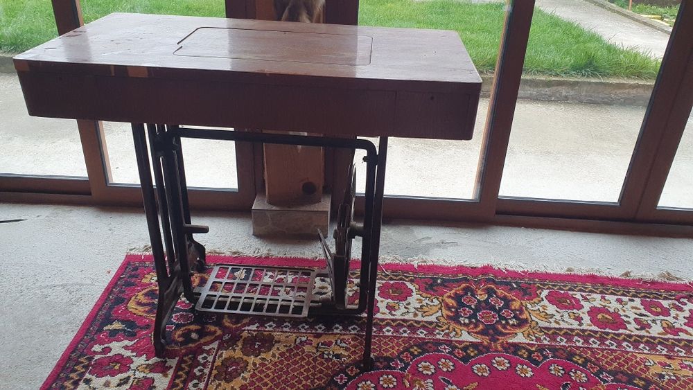 Шевна машина "Lada" отлична !