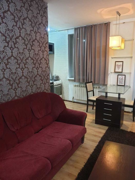 Диван бу 2.2 м х 0.9 м х h =0,9 м