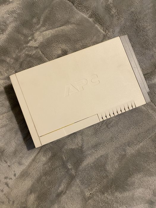 Sursa UPS  APC Back-UPS RS 500 VA, BR500i