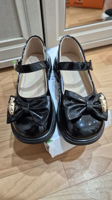 Продам туфли новые