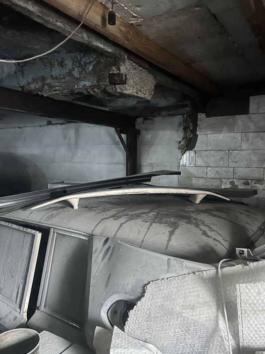 Продам спойлер универсальный