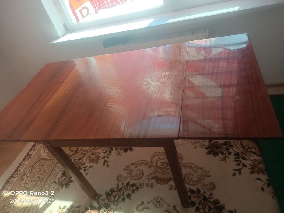 Кухонный Стол. В