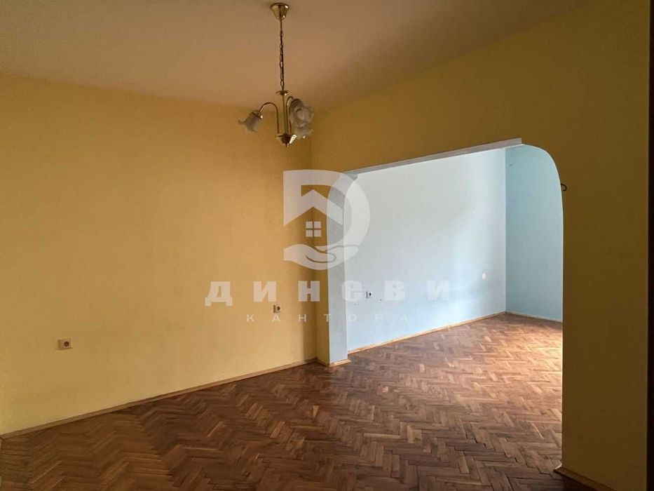 Продава се Тристаен апартамент в Стара Загора, Център - 90 кв.м за 1389 €/кв.м - Снимка #4