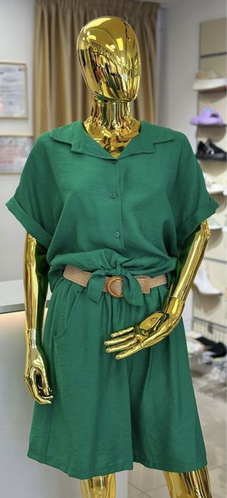 Compleu dama de vara nou cu eticheta