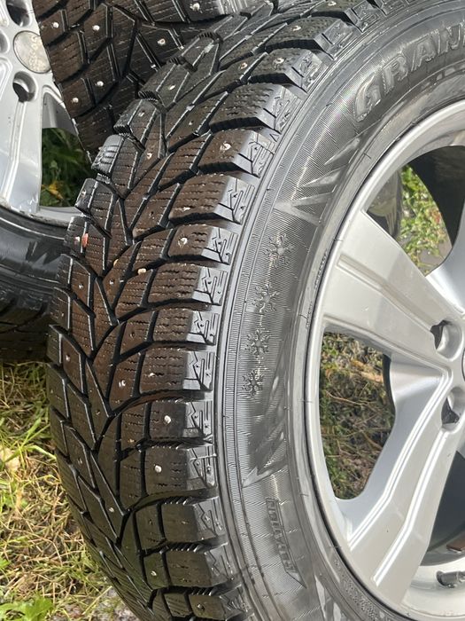Продам зима с титановыми дисками R 17