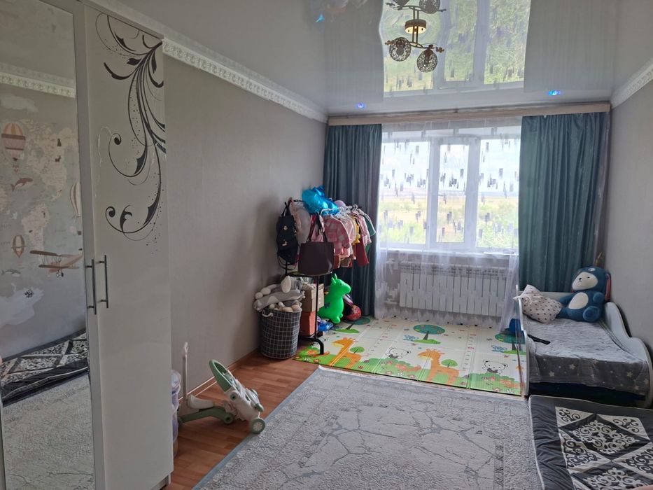 Продаётся 2 комнатная квартира  г Абае 3мик 15 дом