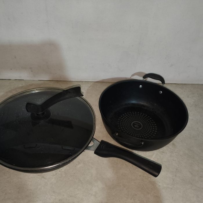 Большой скавордка с крышкой и казан