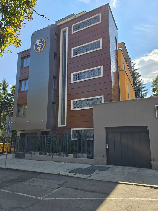 Дава се под наем Гараж / Паркомясто в София, Лозенец - 18 кв.м за 127.5 € - Снимка #1