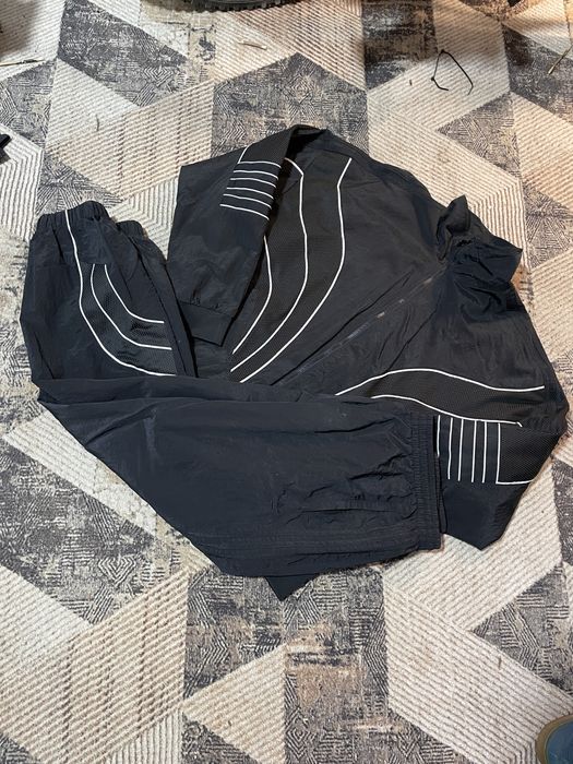 Продам костюм adidas