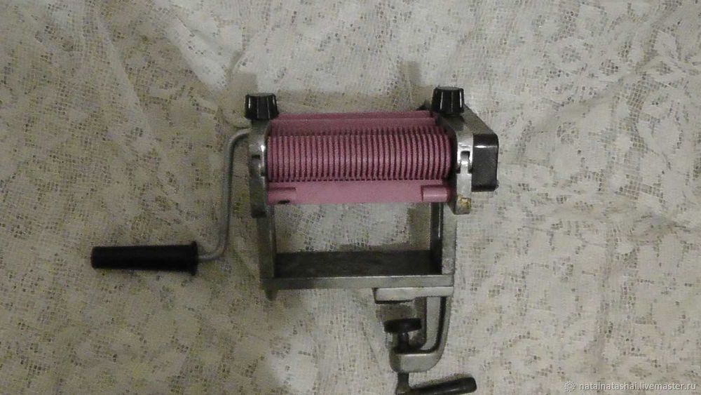 Тестораскатка--Лагманница  ( СССР)