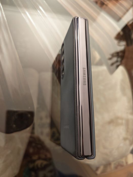 Samsung Galaxy Z Fold 4