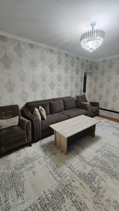 Продам 5 комнатную квартиру