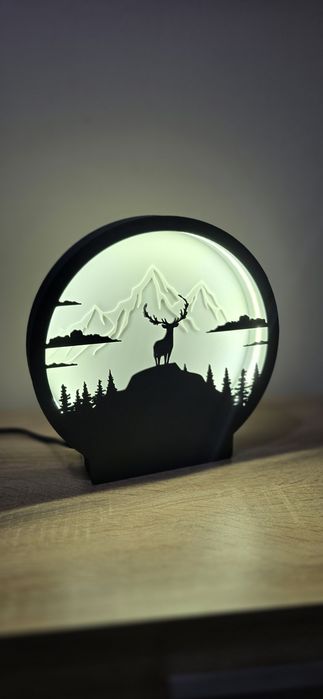 3D принтирана лампа с уникален дизайн.