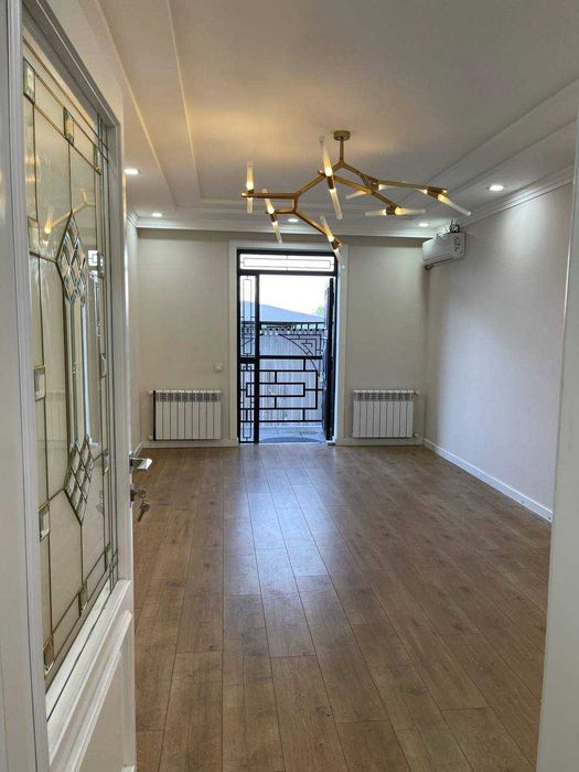 Под офис 100 кв.м, 4-комнат+кухня, дворик, своя парковка, метро рядом