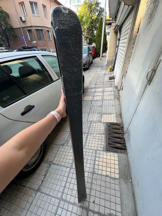 Ски - чисто нови