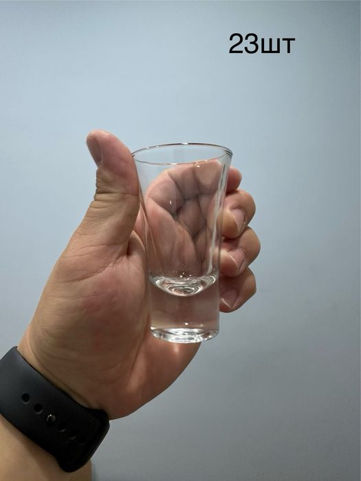 Стаканы, бокалы, рюмки,