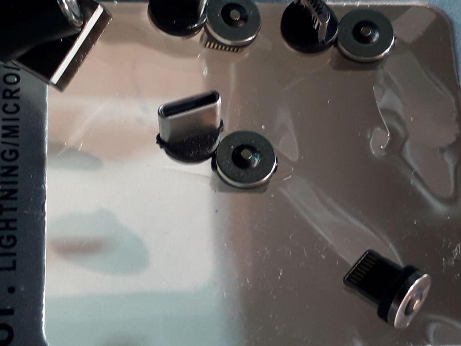 Cap adaptor ptr.cablu magnetic