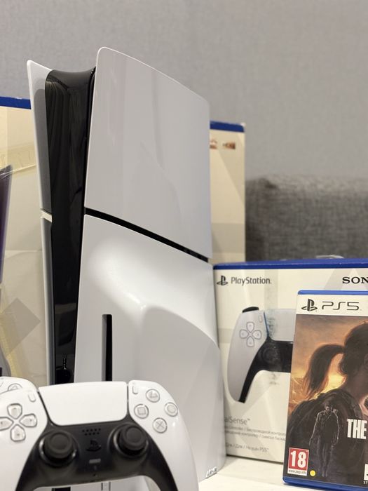 PlayStation 5 slim с дисководом 2 джойстика 200+игр