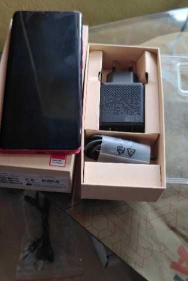 Motorola Edge 40 Viva Magenta