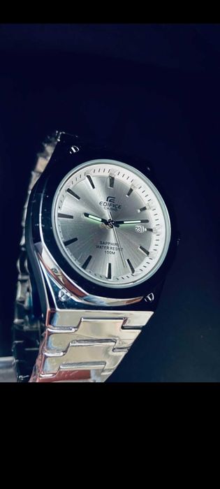 Часовник Касио Едифейс Самфир