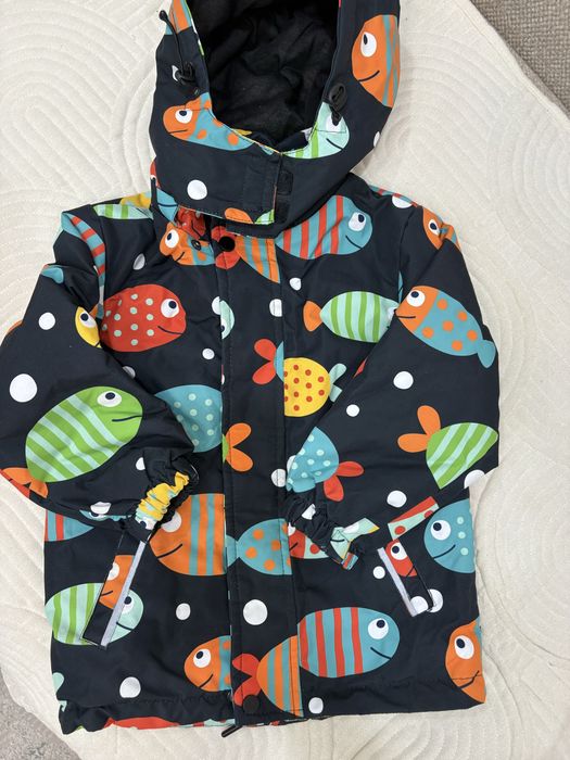 Продам детскую куртку, р-р 110