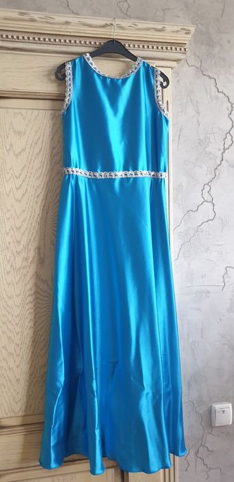 Нарядное платье