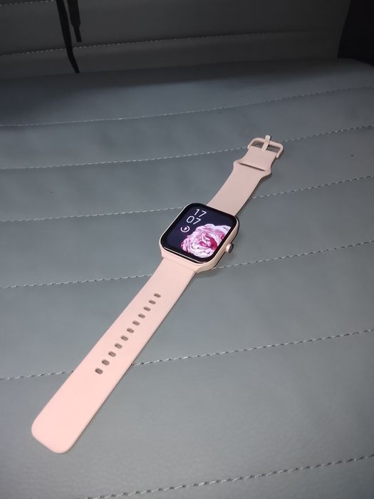 Vând smartwatch de dama