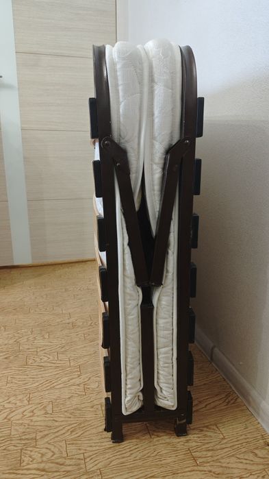 Раскладушка с матрасом